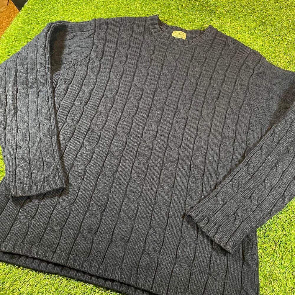 90’s vintage L.L.Bean Navy Blue Cable Knit Lambswool & Nylon Sweater XL Tall